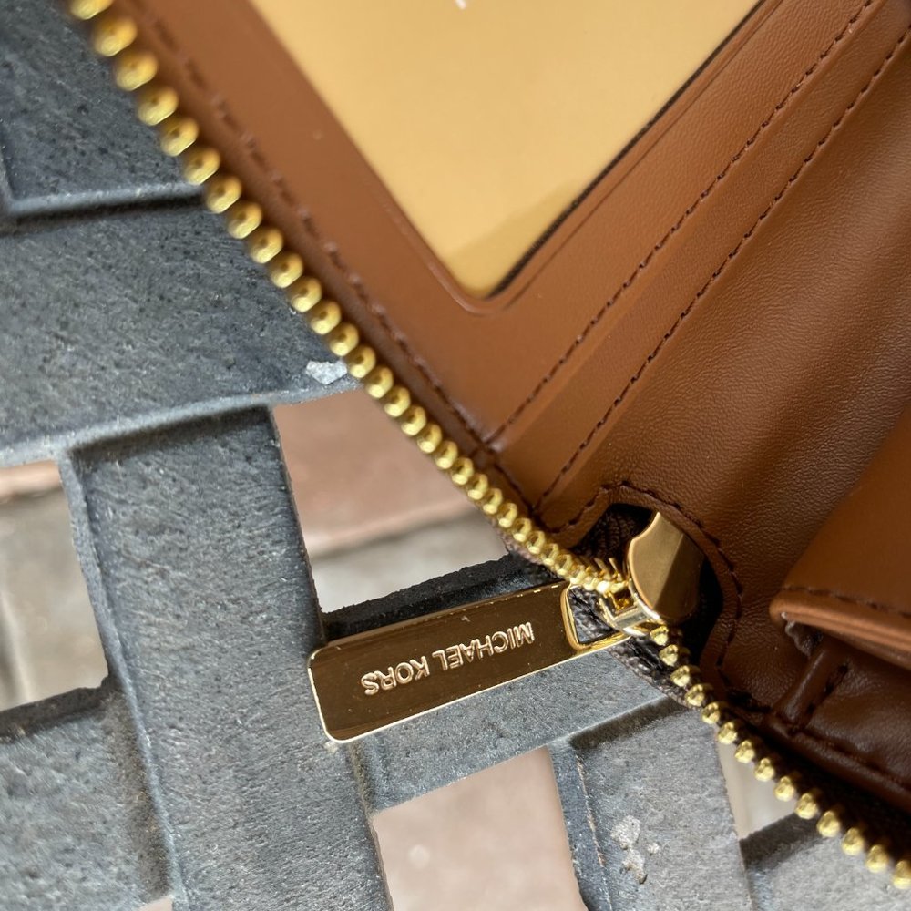 Michael Kors Jet Set Travel Large Continental Wallet Wristlet MK Brown - Picture 8 of 8